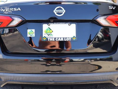 Used 2021 Nissan Versa SV FWD image 21