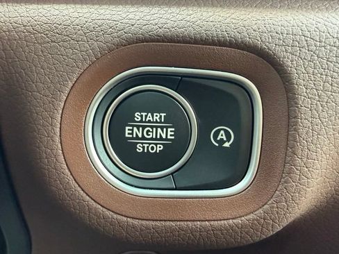 Used 2026 Mercedes-Benz GLS 580 4MATIC image 27