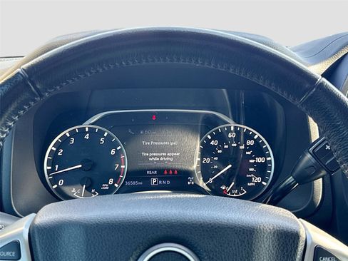 Used 2023 Nissan Titan SV w/ SV Convenience Package image 12