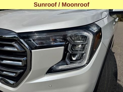 Used 2023 GMC Terrain SLT w/ Infotainment Package II image 5