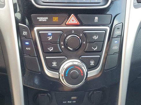 Used 2017 Hyundai Elantra GT image 23