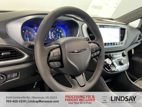 New 2026 Chrysler Pacifica Limited w/ S Appearance Package AWD/4WD image 25