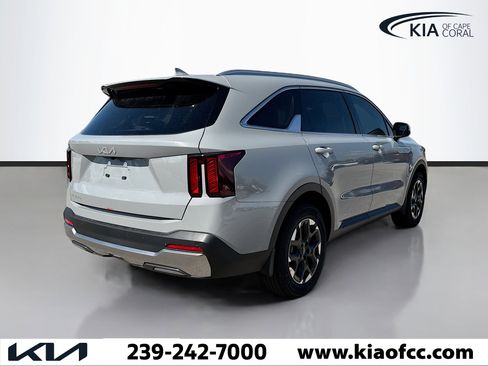 New 2026 Kia Sorento S image 5