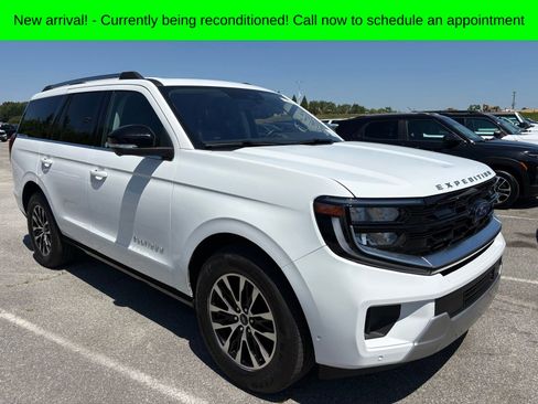 Used 2025 Ford Expedition Platinum AWD/4WD image 1