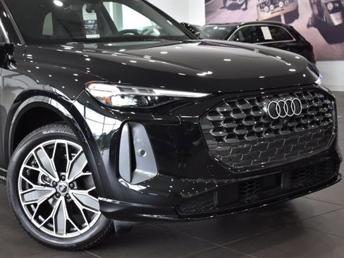 Certified 2025 Audi Q5 Premium Plus w/ Premium Plus AWD/4WD image 3