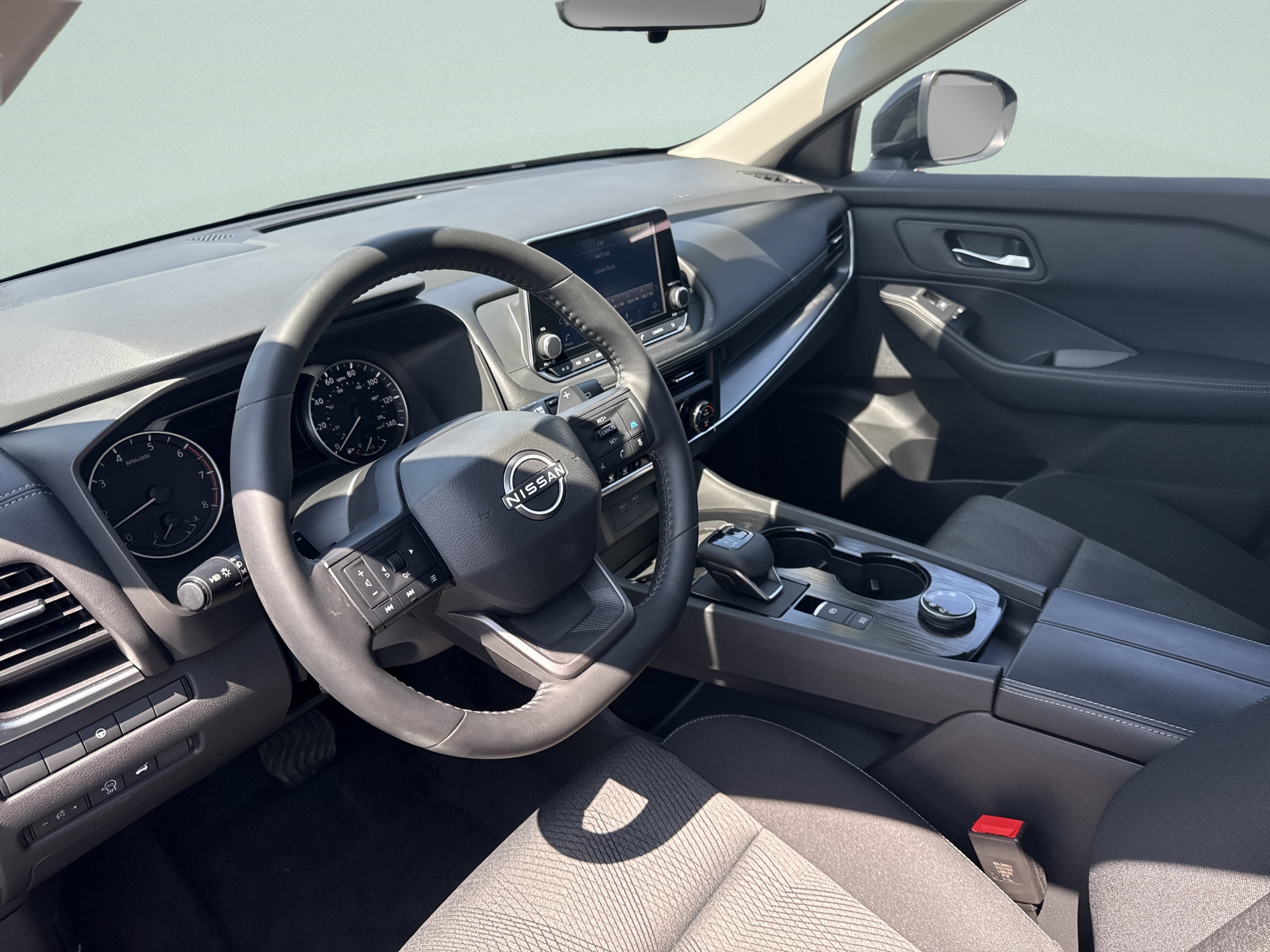 Used 2026 Nissan Rogue SV AWD/4WD image 16