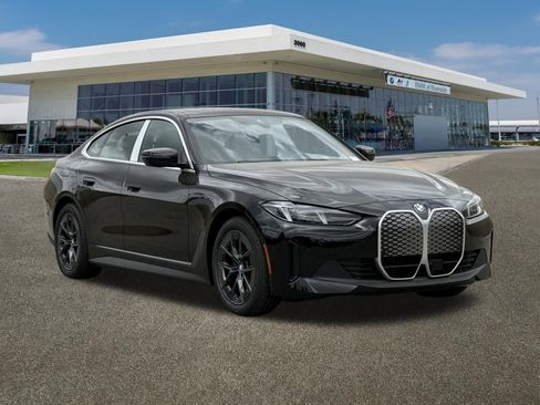New 2026 BMW i4 eDrive40 w/ Driving Assistance Package RWD image 2