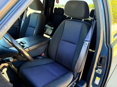 Used 2011 Chevrolet Silverado 2500 LT w/ Interior Plus Package image 60