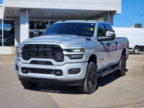 Used 2026 RAM 2500 Big Horn AWD/4WD image 4