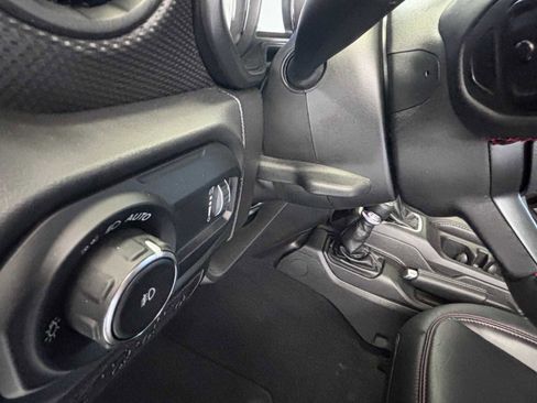 Used 2024 Jeep Wrangler Unlimited Rubicon AWD/4WD image 18