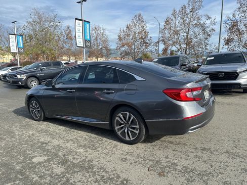 Used 2019 Honda Accord Touring image 4