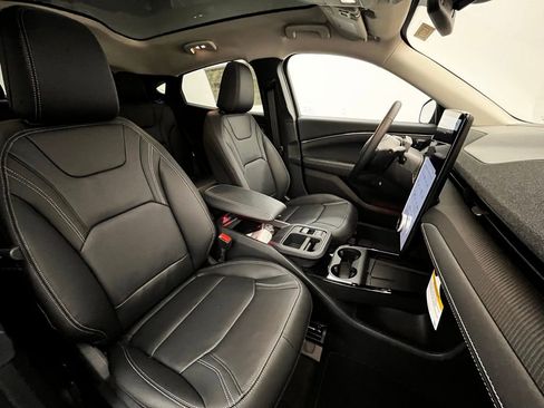 New 2026 Ford Mustang Mach-E Premium image 28