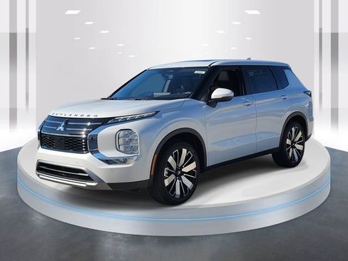 New 2026 Mitsubishi Outlander SE image 3