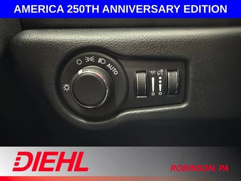 New 2027 Chrysler Pacifica Select FWD image 29