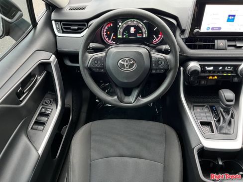 Certified 2023 Toyota RAV4 LE AWD/4WD image 17