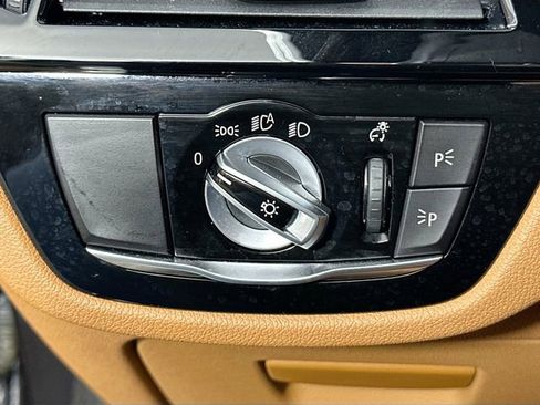 Used 2023 BMW 530e xDrive w/ Premium Package image 24