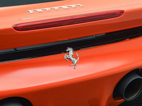 Used 2025 Ferrari SF90 Spider image 22