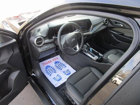 Certified 2025 Chevrolet Trax ACTIV w/ Sunroof Package image 20