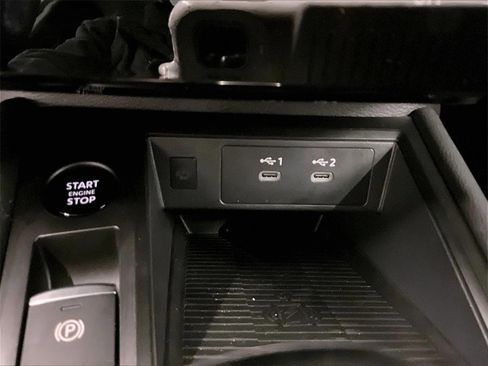 Used 2025 Nissan Kicks SR w/ SR Premium Package image 26