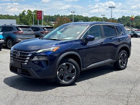 Used 2024 Nissan Rogue SV AWD/4WD image 2