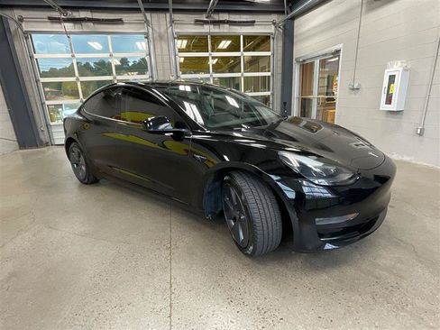 Used 2022 Tesla Model 3 Long Range AWD/4WD image 7