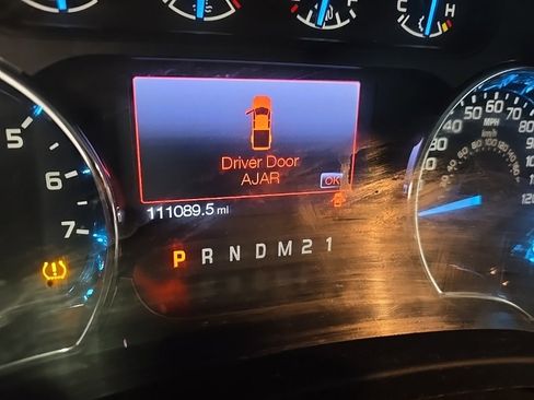 Used 2012 Ford F150 XLT w/ XLT Chrome Pkg image 4