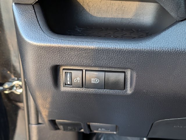 Used 2025 Toyota RAV4 XLE FWD image 22