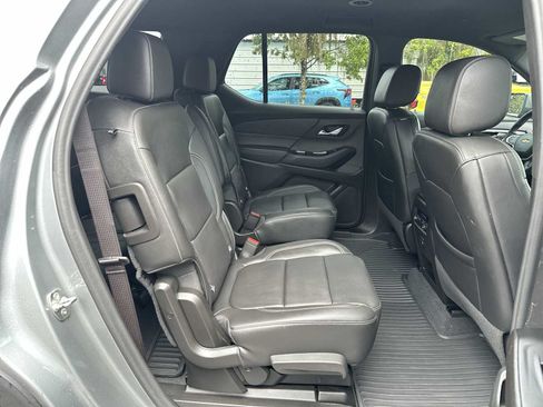 Certified 2023 Chevrolet Traverse LT FWD image 18