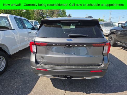 Used 2026 Ford Explorer Active w/ Active Comfort Package RWD image 5