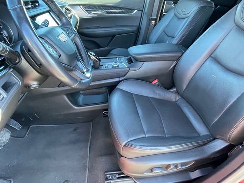 Used 2024 Cadillac XT6 Premium Luxury image 14