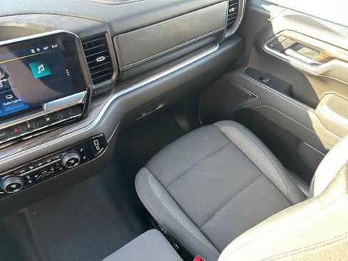 Used 2025 Chevrolet Silverado 1500 LT AWD/4WD image 22