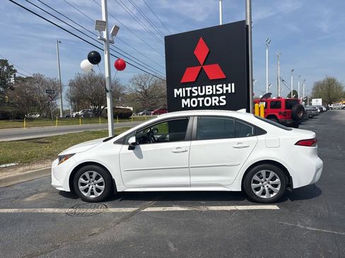 Used 2023 Toyota Corolla LE FWD image 8