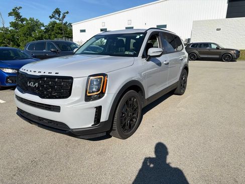 Used 2022 Kia Telluride EX w/ EX Premium Package AWD/4WD image 3