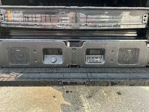 Used 2023 GMC Sierra 1500 Denali Ultimate AWD/4WD image 9