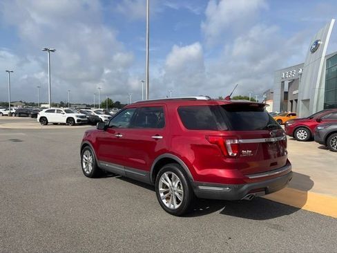 Used 2018 Ford Explorer Limited w/ Equipment Group 301A FWD image 3