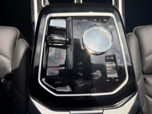 Used 2024 BMW 740i RWD image 32