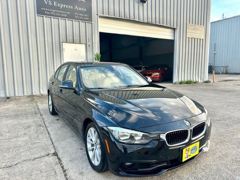 Used 2017 BMW 320i xDrive Sedan AWD/4WD image 9