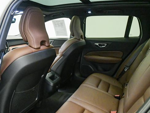 Certified 2026 Volvo V60 B5 Cross Country Plus w/ Climate Package AWD/4WD image 19