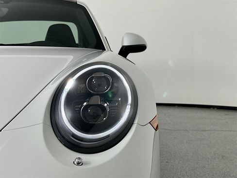 Certified 2017 Porsche 911 Carrera 4S image 15