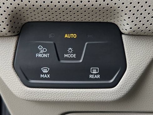 Certified 2024 Volkswagen Atlas SE w/ Panoramic Sunroof Package AWD/4WD image 26