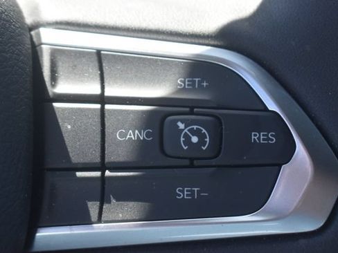 Used 2025 Jeep Compass Latitude w/ Altitude Special Edition AWD/4WD image 25