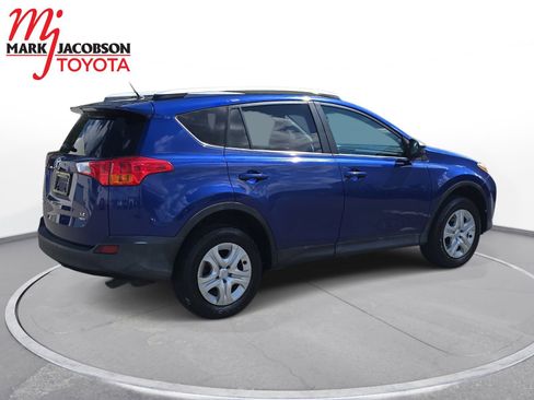 Used 2014 Toyota RAV4 LE image 5