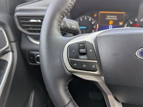 Used 2024 Ford Explorer XLT image 12