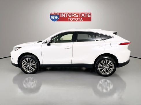 Used 2022 Toyota Venza XLE AWD/4WD image 4
