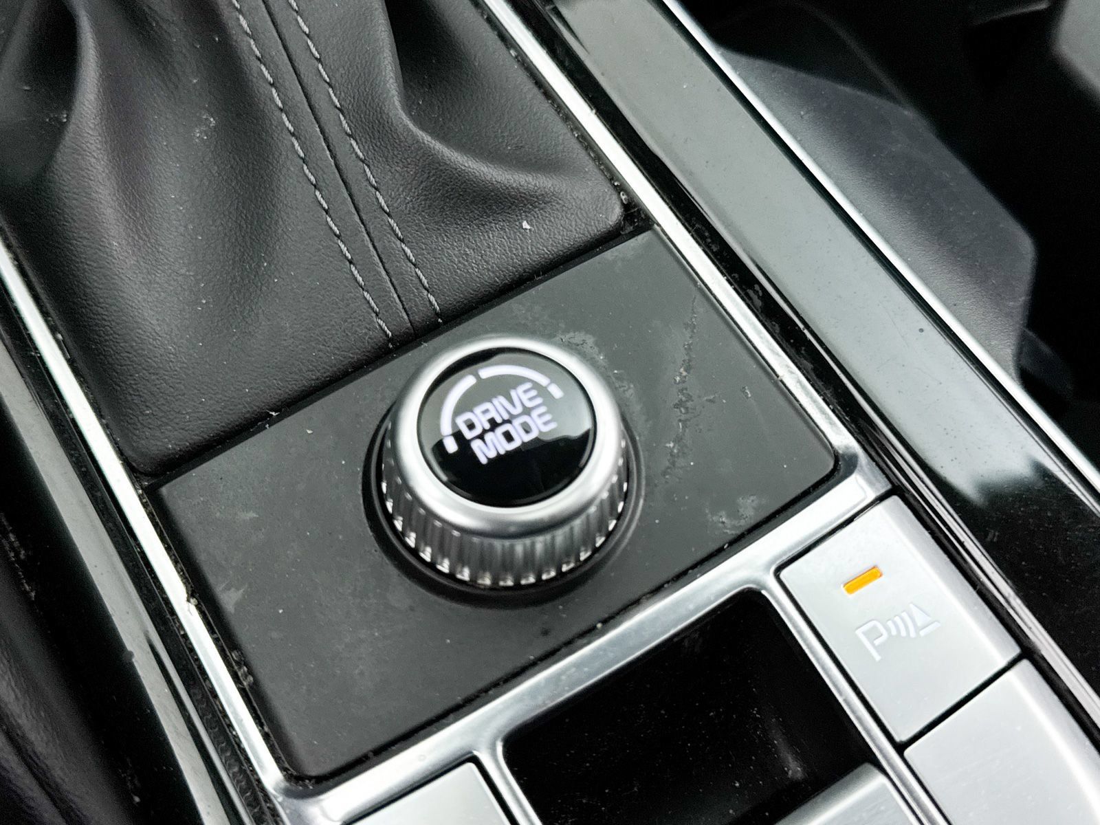 Certified 2024 Kia Telluride S w/ S Sunroof Package FWD image 9