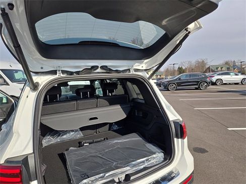 New 2026 Mercedes-Benz GLB 250 4MATIC image 31