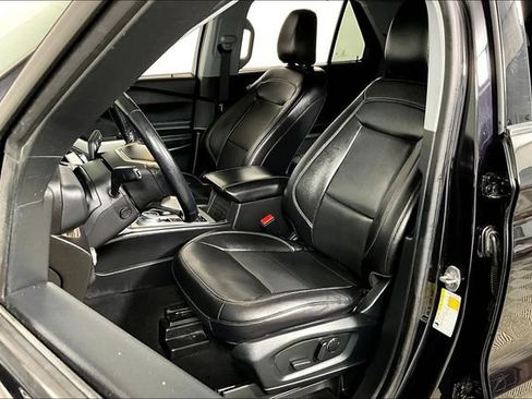 Used 2022 Ford Explorer Limited w/ Equipment Group 301A image 25