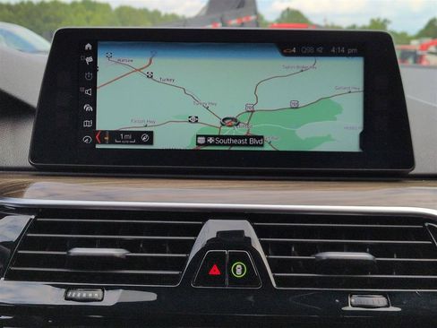 Used 2018 BMW 530i RWD image 25