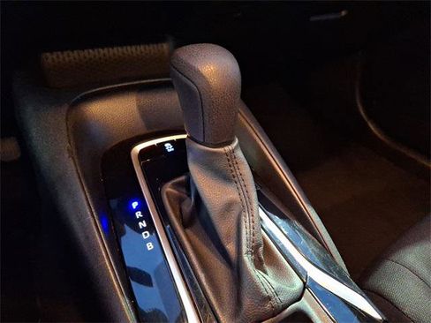 Certified 2021 Toyota Corolla LE image 21