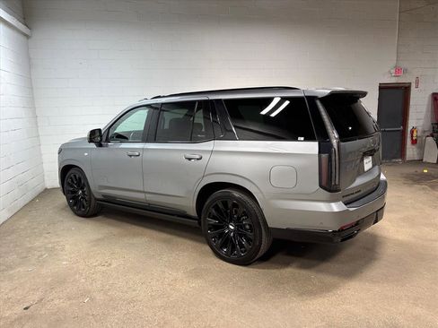 Used 2025 Cadillac Escalade Sport Platinum w/ LPO, ONYX Package image 10